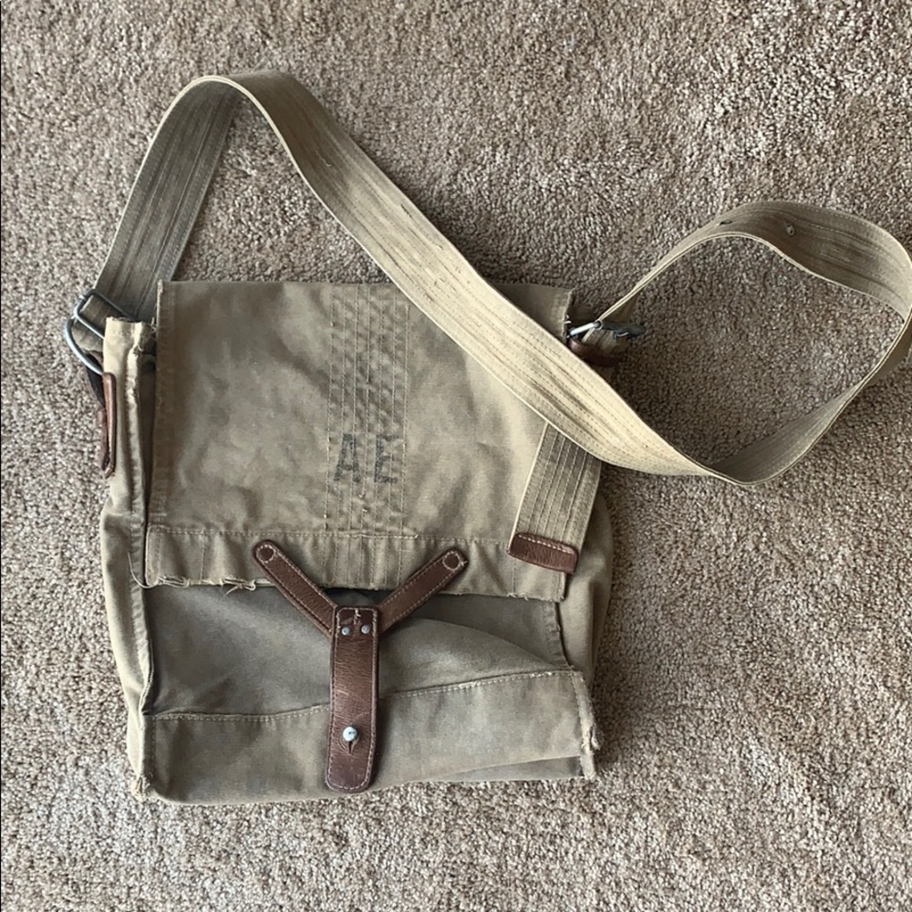 American Eagle cross body messenger bag